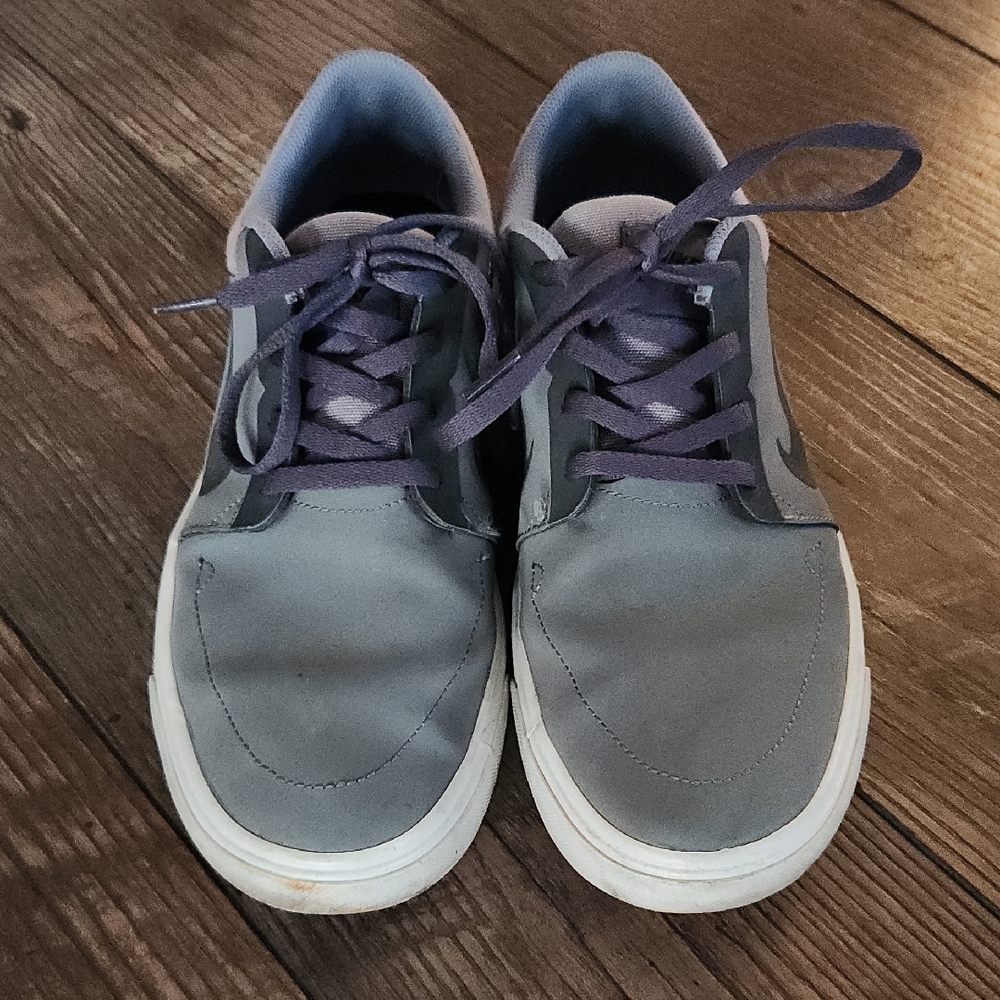 Nike Men's Gray and White Sneakers